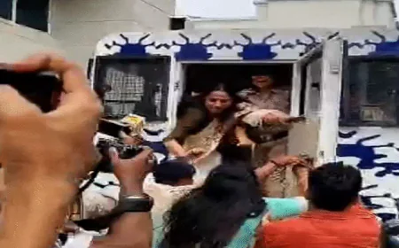 बांकीपुर उपचुनाव में बड़ा ड्रामा, नामांकन के तुरंत बाद तेजप्रताप यादव की पार्टी की उम्मीदवार वीणा मानवी गिरफ्तार