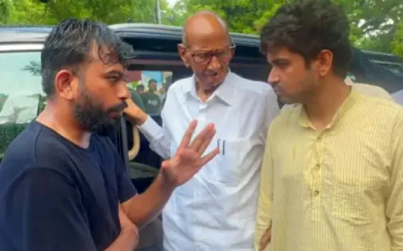'बात करना है तो सरकार खुद आए', कॉकरोच जनता पार्टी के फाउंडर बोले, संसद मार्च में बर्गर खाने वाले प्रवक्ता को हटाया, वांगचुक को लेने पहुंची मेदांता की एंबुलेंस