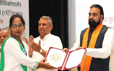 बिहार में नियुक्ति-पत्र वितरण समारोह, CM सम्राट चौधरी ने 2,446 अभ्यर्थियों को दिए अपॉइंटमेंट लेटर