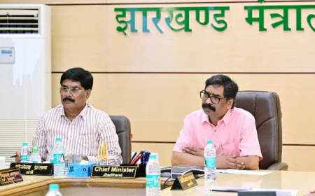 CM हेमंत सोरेन ने की उत्पाद विभाग की समीक्षा बैठक, अवैध शराब कारोबार पर दिखाई सख्ती, विभाग में रिक्त पद भरने के दिए आदेश