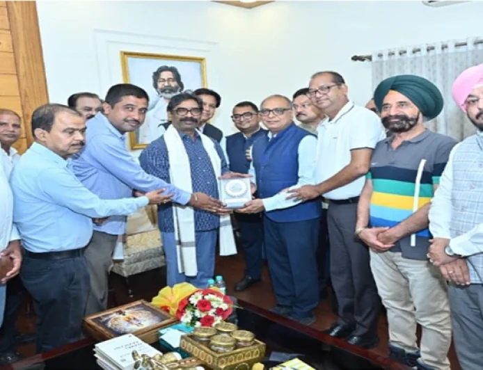 सीएम हेमंत सोरेन से मिला चैंबर ऑफ कॉमर्स का प्रतिनिधिमंडल, झारखंड में उद्योग और निवेश को लेकर हुई अहम चर्चा