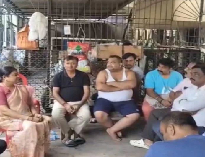 हिमांशु सिंह हत्याकांड पर गरमाई सियासत, सीता सोरेन ने परिजनों से मिल सरकार को घेरा
