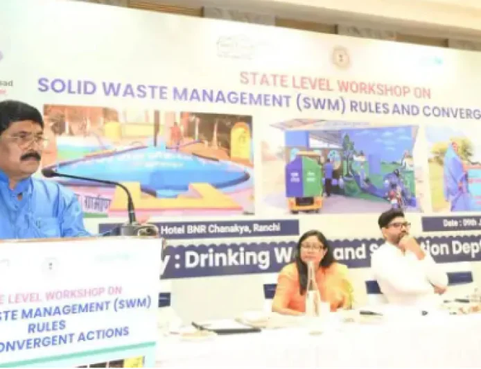 झारखंड में अब 'कचरे' से चमकेगी किस्मत! सरकार और यूनिसेफ की पहल, जानें क्या है 'वेस्ट टू वेल्थ' प्लान