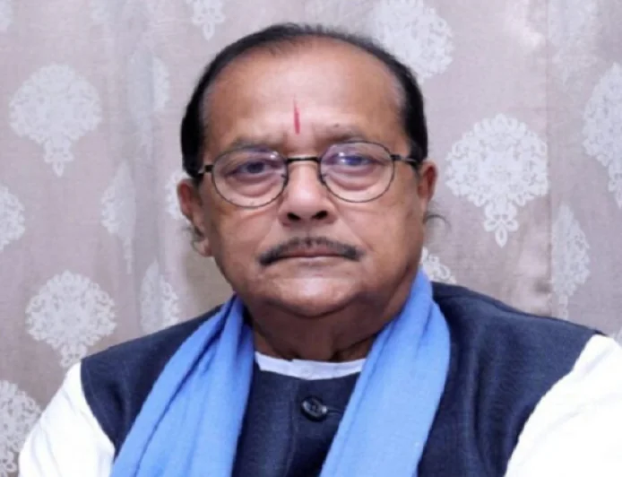 BIG BREAKING : वित्त मंत्री राधाकृष्ण किशोर ने लौटाई सरकारी गाड़ी, झारखंड की सियासत में हलचल