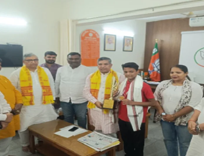 युवा जिम्नास्ट पृथ्वी देव भट्टाचार्य ने किया झारखण्ड का नाम रौशन, प्रदेश बीजेपी ने किया सम्मानित