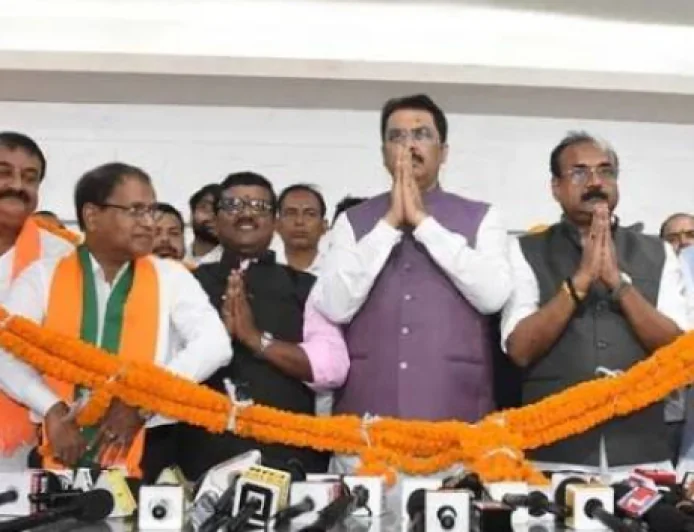 बांकीपुर विस उपचुनाव : वोटिंग से पहले प्रशांत किशोर को झटका, 2025 के चुनाव में उतरे जनसुराज के तीन कैंडिडेट्स BJP में शामिल