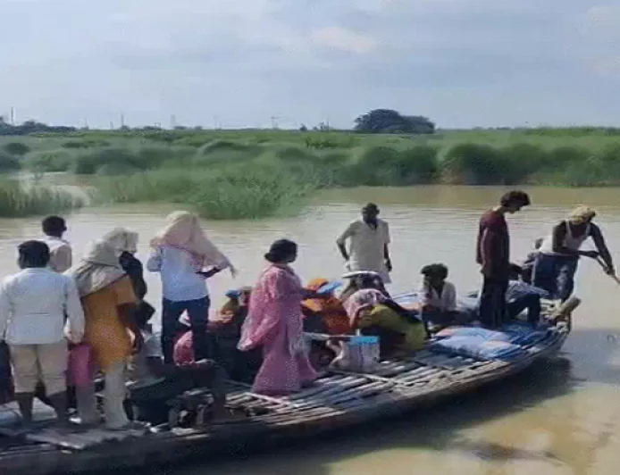 नेपाल में भारी बारिश के बाद बिहार में बाढ़ का खतरा, दरभंगा के 20 गांव डूबे, 6 गांव का संपर्क टूटा, बगहा समेत 14 जिलों में बारिश