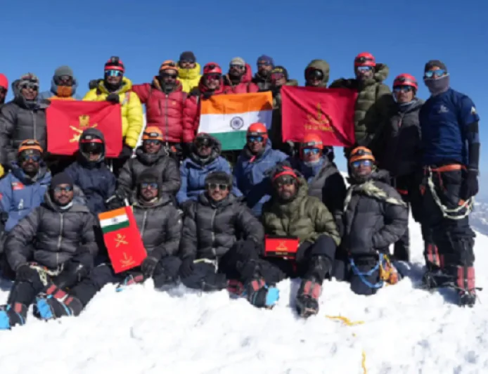 झारखंड के लेफ्टिनेंट कर्नल जय प्रकाश कुमार ने किया कमाल, माउंट कुन फतह कर रचा इतिहास, सैनिक स्कूल तिलैया के रहे हैं छात्र