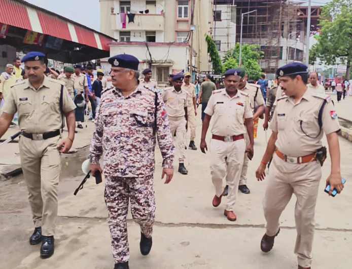 गया जंक्शन पर आरपीएफ-जीआरपी का फ्लैग मार्च, सुरक्षा व्यवस्था रही चाक-चौबंद