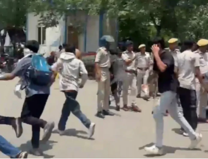 BIG BREAKING : पटना में पुलिस पर पथराव, छात्रों ने पेट्रोलिंग वैन पलटा, पुलिस ने दौड़ा-दौड़ाकर खदेड़ा, हिरासत में लिए गये तेजप्रताप यादव