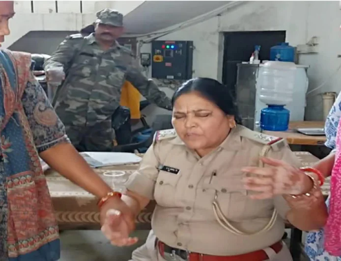 खूंटी में महिला थाना प्रभारी 50 हजार रुपये रिश्वत लेते गिरफ्तार, केस से नाम हटाने के बदले मांगी थी 4.5 लाख रुपये की रिश्वत