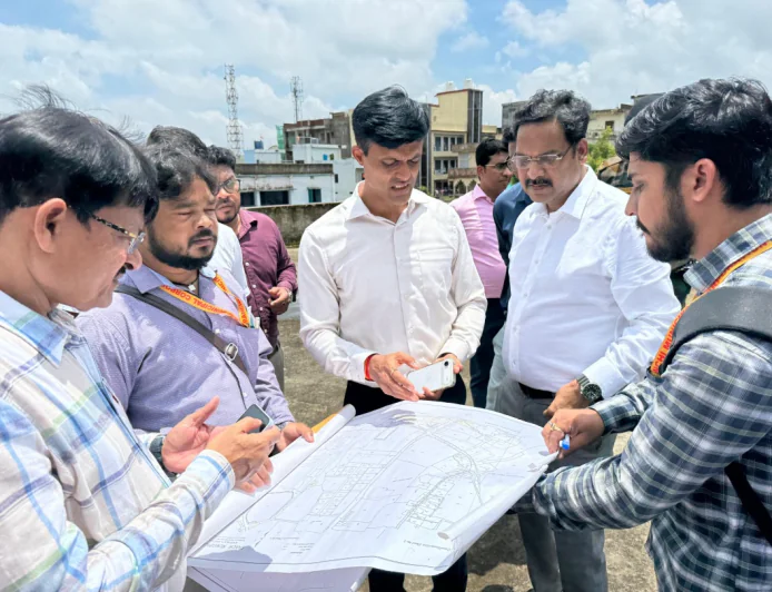 रांची में बनेगा मल्टी लेवल पार्किंग सहित आधुनिक मार्केटिंग काम्प्लेक्स, नगर आयुक्त ने अपर बाजार का निरीक्षण किया