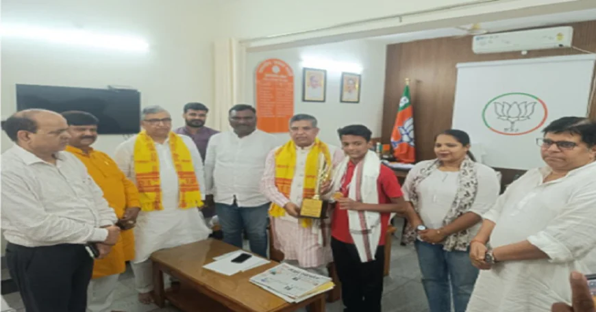 युवा जिम्नास्ट पृथ्वी देव भट्टाचार्य ने किया झारखण्ड का नाम रौशन, प्रदेश बीजेपी ने किया सम्मानित