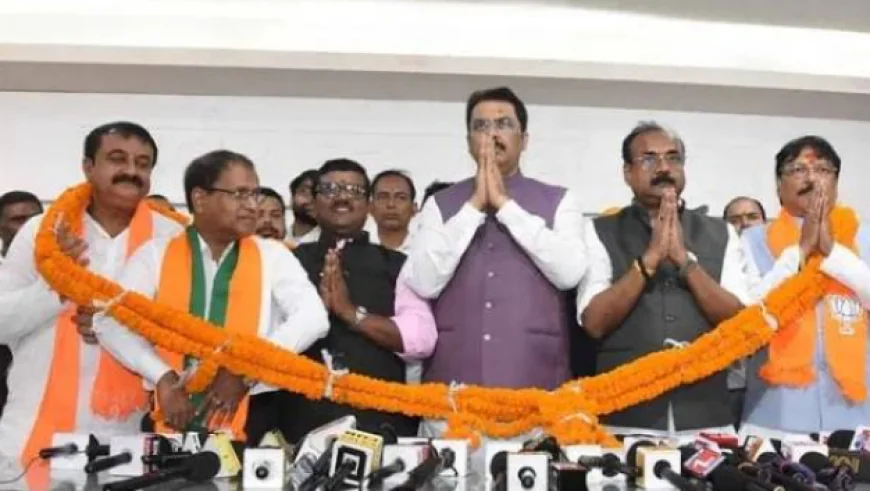 बांकीपुर विस उपचुनाव : वोटिंग से पहले प्रशांत किशोर को झटका, 2025 के चुनाव में उतरे जनसुराज के तीन कैंडिडेट्स BJP में शामिल