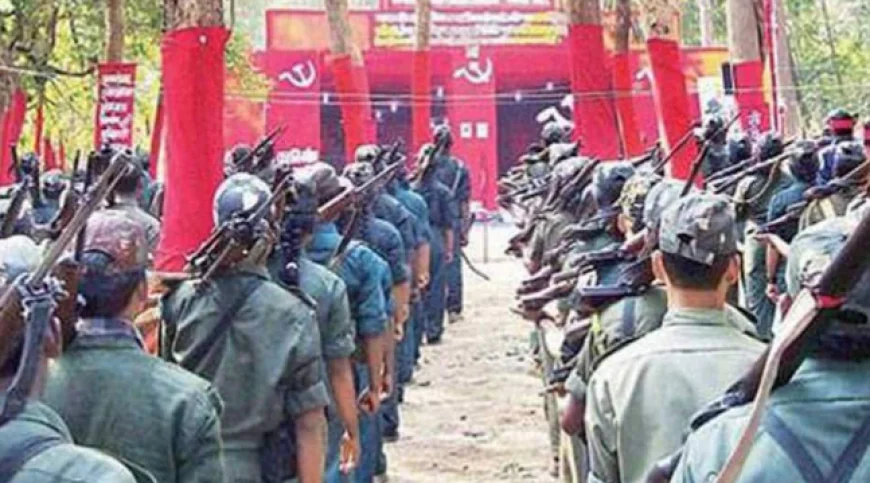 'लाल सलाम' गैंग को बड़ा झटका, झारखंड-छत्तीसगढ़ के 24 माओवादी मंगलवार को करेंगे सरेंडर, 11 राइफलें भी होंगी जमा