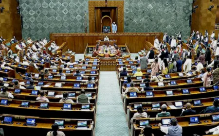 संसद में हंगामे के बीच सरकार का मिशन जारी, बिना चर्चा कई बिल पास; अब FCRA संशोधन विधेयक पर नजर