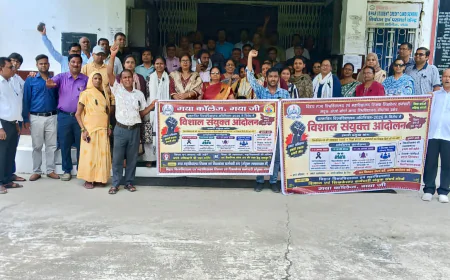 गया कॉलेज के शिक्षक व कर्मी एकजुट, काला बिल्ला लगाकर किया शांतिपूर्ण प्रदर्शन