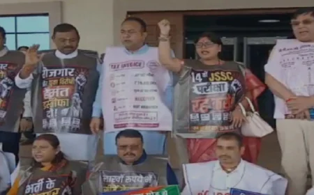 JPSC-JSSC Protest : 'JPSC रेट चार्ट' पहनकर विधानसभा पहुंचे BJP विधायक, सदन में हंगामा, अनशनकारी छात्र राहुल की बिगड़ी तबीयत