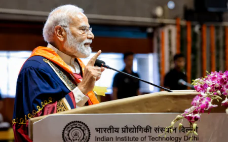 IIT दिल्ली में बोले PM मोदी, कहा : चिप से जहाज तक भारत में बने, फिर बाबा बागेश्वर का किया जिक्र