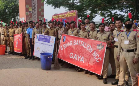 एनसीसी कैडेटों ने निकाली साइकिल रैली, देवघाट पर चलाया स्वच्छता अभियान