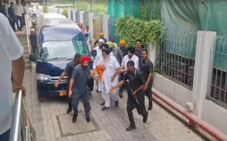 पंजाब के पूर्व डिप्टी सीएम सुखबीर सिंह बादल पर हमला, निहंग ने मारी कृपाण, महाराष्ट्र सीएम देवेन्द्र फडणवीस ने दिए जांच के आदेश