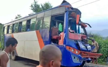 कोडरमा में भीषण सड़क हादसा, नेपाल के तीन कांवरियों की मौत