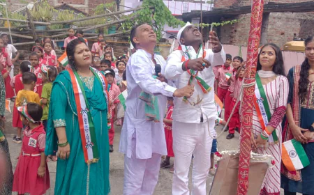 हर बस्ती में लहराया तिरंगा, मनोज कुमार ने पेश की एकता की मिसाल, मानपुर के विभिन्न टोले-मोहल्लों में हुआ झंडोत्तोलन, महिला-पुरुषों ने उत्साह से मनाया स्वतंत्रता दिवस