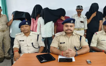 चतरा में सेक्स रैकेट का खुलासा, पुलिस ने मारा छापा तो शर्म से झुक गई आंखें, मास्टरमाइंड महिला और पांच युवतियों समेत 12 गिरफ्तार