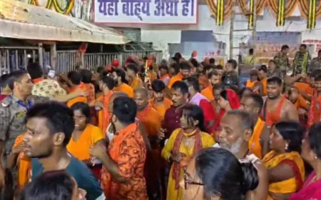 सावन की आखिरी सोमवारी पर शिवालयों में उमड़ी श्रद्धालुओं की भीड़, बम-बम भोले के जयकारों से गूंजा बाबाधाम