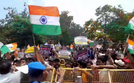 BPSC TRE 4 को लेकर पटना में छात्रों का हंगामा, पुल‍िस से झड़प, वाटर कैनन चली, पथराव में कई पुलिसकर्मी भी जख्मी, जमकर हुआ बवाल