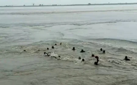 नवगछिया के राघोपुर में 22 मजदूरों से भरी नाव पलटी, 20 का रेस्क्यू; 2 की तलाश में SDRF का सर्च ऑपरेशन जारी