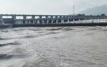 Nepal Flash Flood : नेपाल में जल प्रलय के बाद गंडक में बढ़ा पानी, बैराज से 4 बार छोड़ा गया, 3 मीटर तक उठ सकती हैं लहरें, जानिए CM सम्राट चौधरी ने क्या कहा?