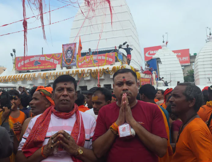 बाबा बैद्यनाथ धाम में भाजपा नेता डॉ. मनीष पंकज मिश्रा ने किया जलाभिषेक, देश व समाज की सुख-समृद्धि की कामना