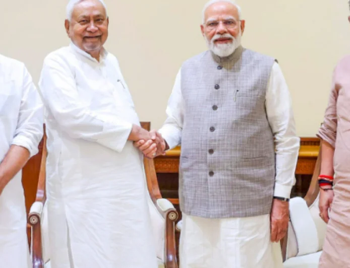 बांकीपुर में हार के बाद PM मोदी से मिले पूर्व CM नीतीश कुमार, ललन सिंह और संजय झा भी रहे साथ 