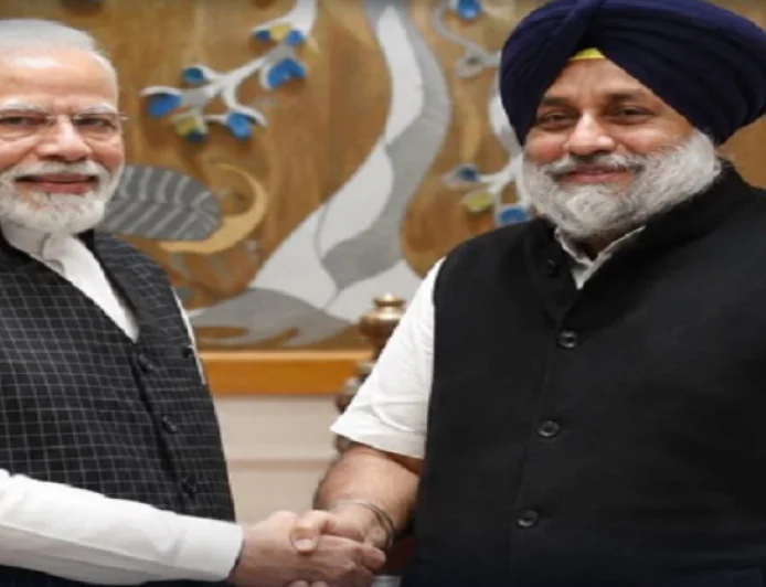 PM मोदी से दिल्ली में मिले सुखबीर बादल, पंजाब में दोबारा अकाली-BJP गठजोड़ के संकेत, बोले केजरीवाल : ना-ना करते प्यार तुम्हीं से कर बैठे