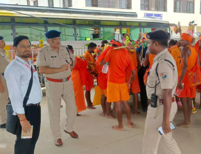 श्रावणी मेले को लेकर गया स्टेशन पर RPF का विशेष चेकिंग अभियान, कांवड़ियों को सुरक्षा नियमों के प्रति किया जागरूक