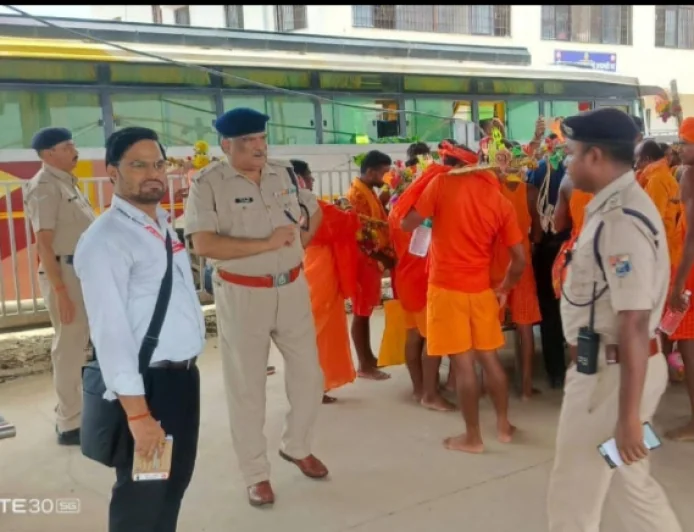 श्रावणी मेले को लेकर गया स्टेशन पर RPF का विशेष चेकिंग अभियान, कांवड़ियों को सुरक्षा नियमों के प्रति किया जागरूक