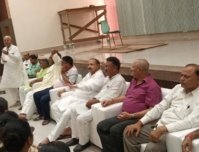 हर घर तिरंगा’ अभियान को लेकर वजीरगंज विधानसभा में व्यापक तैयारी, विधायक वीरेंद्र  सिंह के नेतृत्व में बैठक,  प्रत्येक मंडल में निकलेगी भव्य तिरंगा यात्रा