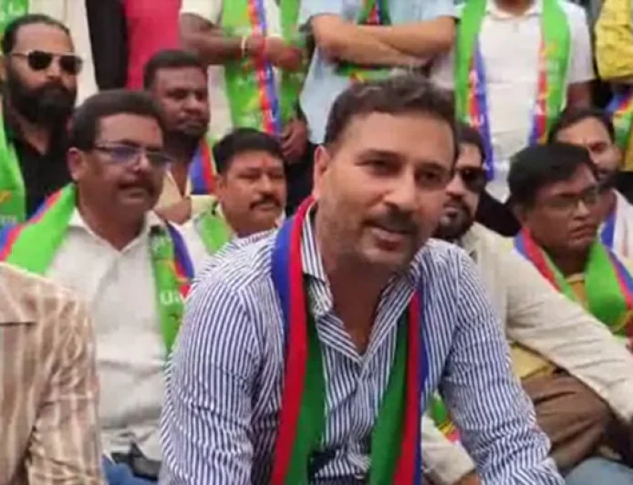 Jharkhand Protest : आंदोलनकारी छात्रों के बीच पहुंचे AJSU सुप्रीमो सुदेश महतो, CBI जांच की उठाई मांग