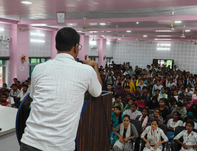 जगजीवन कॉलेज में इंटर्नशिप को लेकर जागरूकता कार्यक्रम, विद्यार्थियों को बताया व्यावहारिक ज्ञान का महत्व