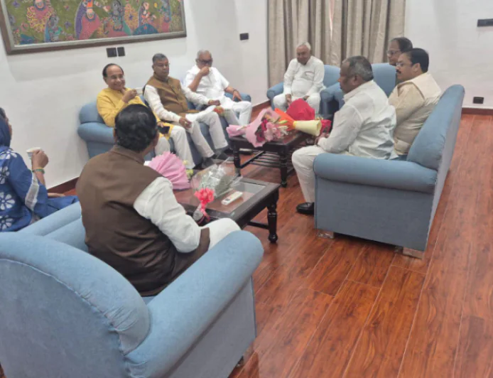 नई दिल्ली में JDU सांसदों के साथ नीतीश कुमार ने की बैठक, मीटिंग से नदारद रहीं लवली आनंद