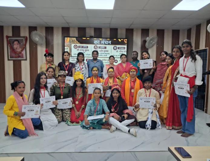 जीबीएम कॉलेज में भारतेन्दु हरिश्चन्द्र की रचना ‘अंधेर नगरी’ का हुआ मंचन