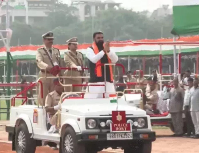 CM सम्राट चौधरी ने पहली बार गांधी मैदान में फहराया तिरंगा, विधानसभा और विधान परिषद में किया गया झंडोत्तोलन
