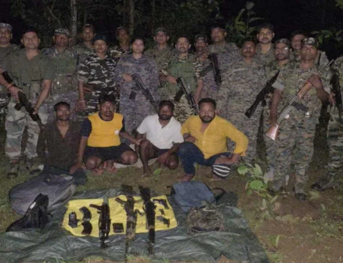 JJMP के सब-जोनल कमांडर समेत 4 उग्रवादी गिरफ्तार, AK-56 और SLR बरामद
