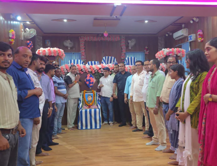 नेताजी सुभाष चंद्र बोस की पुण्यतिथि पर श्रद्धांजलि सभा आयोजित