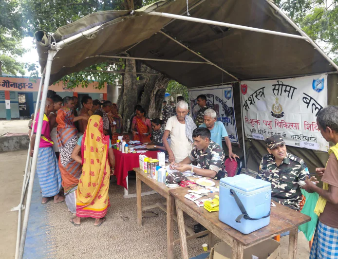 सीमावर्ती गांवों में SSB का पशु चिकित्सा शिविर, 523 पशुओं की हुई निःशुल्क जांच