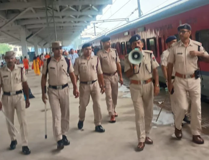 आरपीएफ का विशेष चेकिंग अभियान, यात्रियों को किया जागरूक