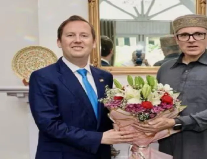 उमर अब्दुल्ला से मिले अमेरिका के राजदूत सर्जियो गोर, कहा- 'जम्मू कश्मीर भारत का अहम हिस्सा'