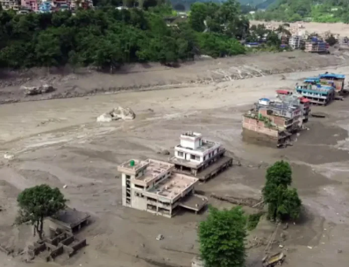 BIG BREAKING : नेपाल में बाढ़ से तबाही, 8 की मौत, 384 लापता, तिब्बत में ग्लेशियर झील फटने की आशंका