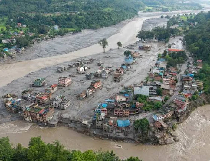 नेपाल की बाढ़ ने बढ़ाई भारत की चिंता, हिमालय की 200 खतरनाक झीलों पर नजर